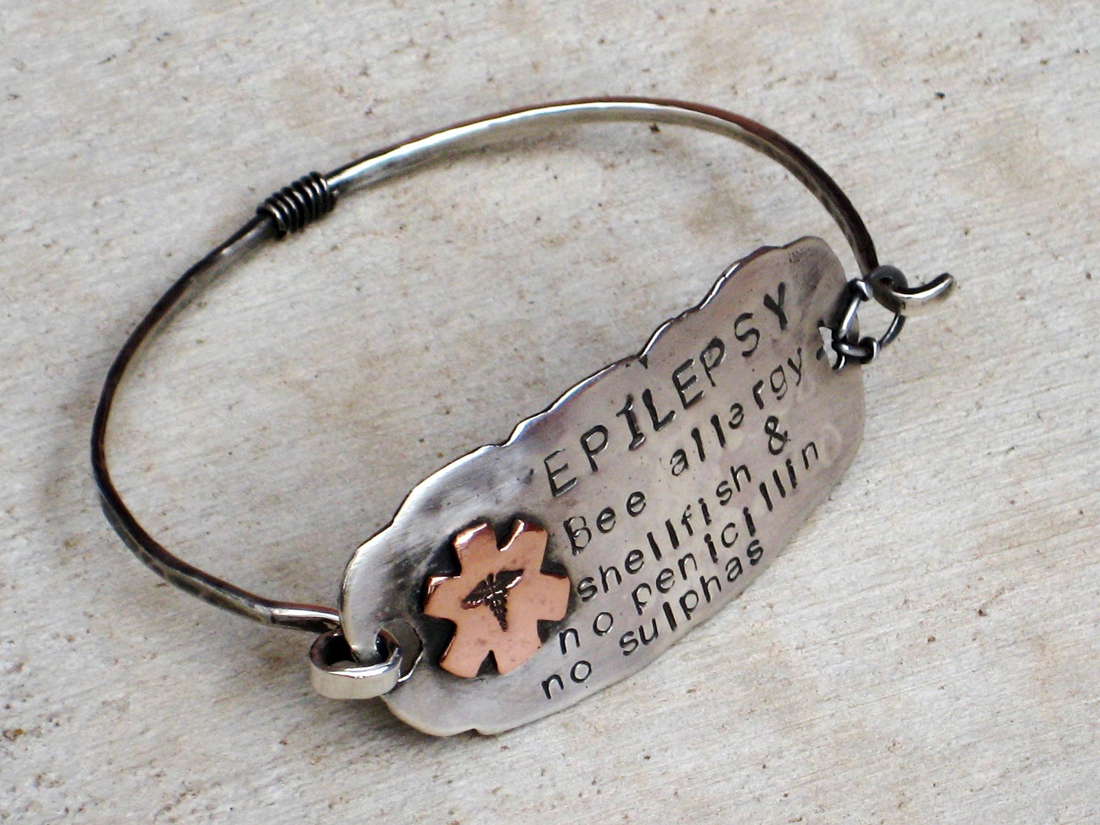 {Bw*SiLvEr} Custom Medic Alert Bracelet