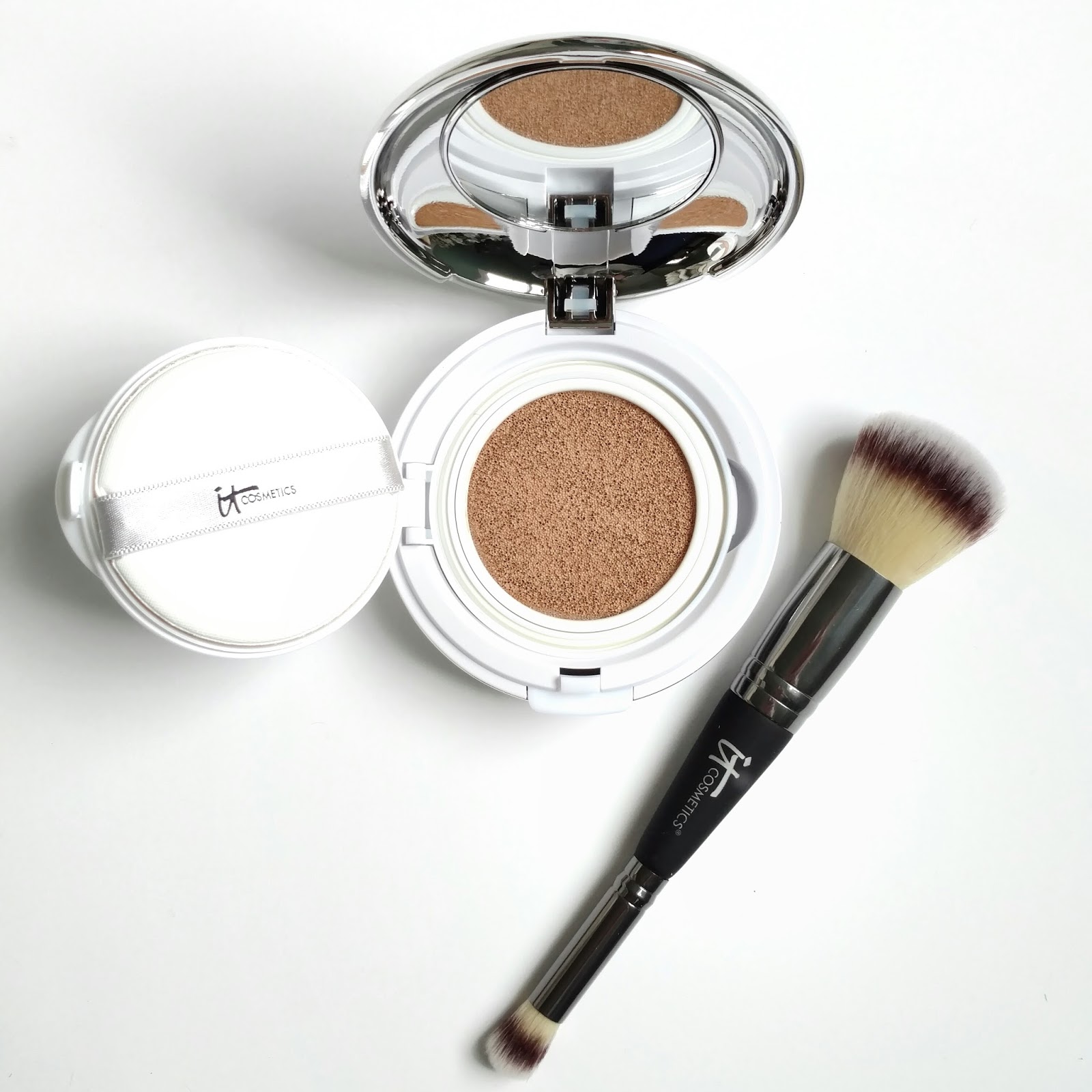 it cosmetics CC+ veil cushion foundation