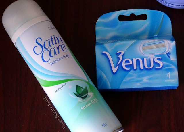 Gillette Satin Care Sensitive Skin Shave Gel with Aloe Vera Gilette Venus Cartridge