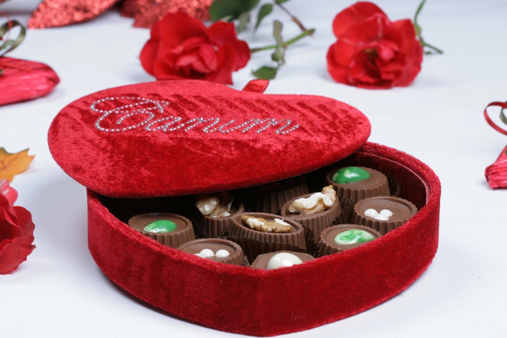 asdergi GÜLLÜOĞLU’NDAN SEVGİLİLER GÜNÜ’NE ÖZEL TATLAR