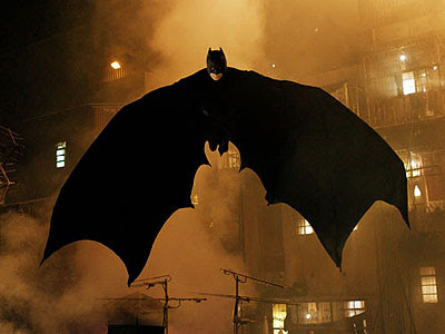 Responda só com imagens. - Página 9 Batman_begins