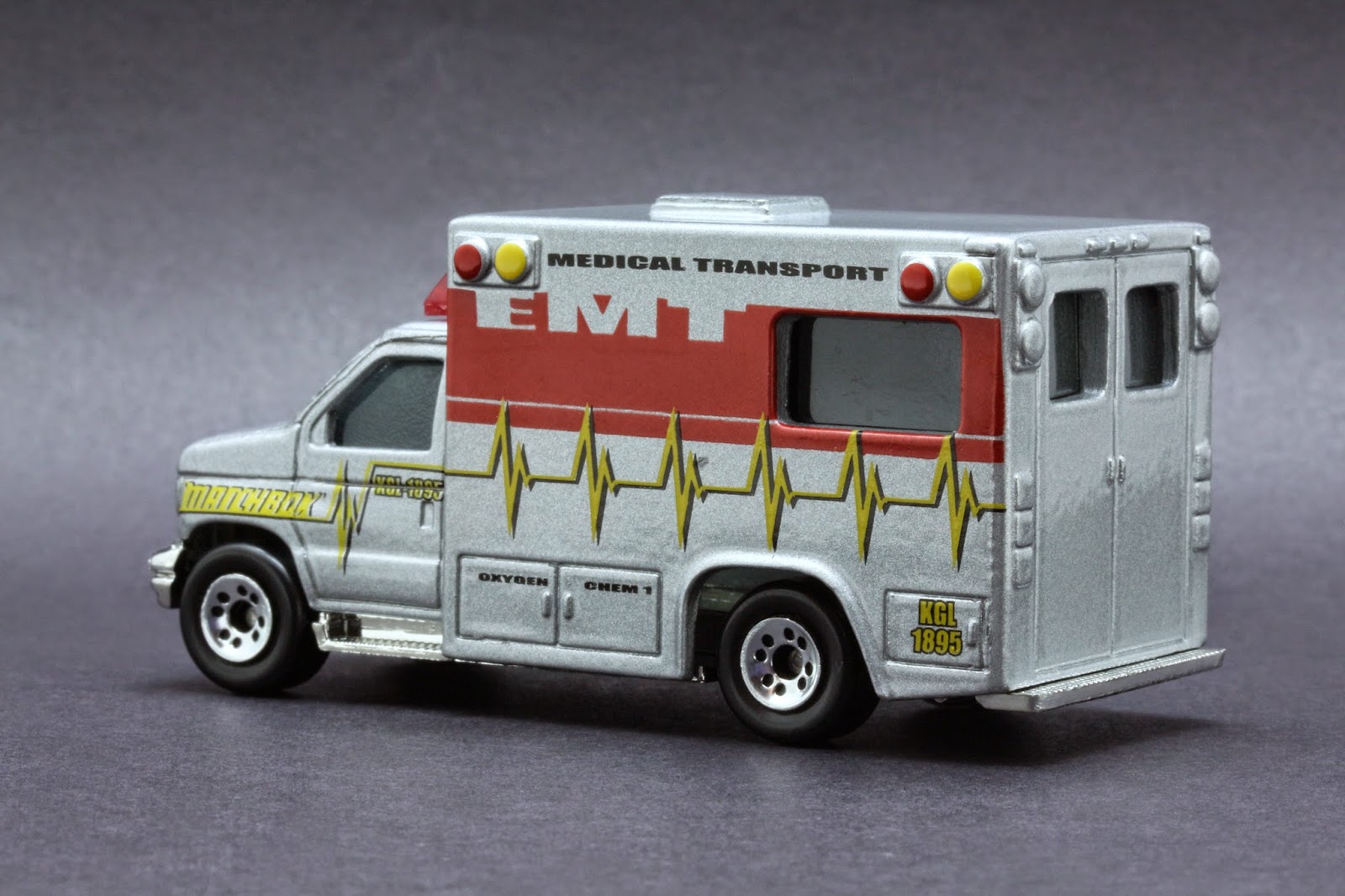 Diecast Hobbist 2000 Matchbox MB87 96383 Ford Ambulance