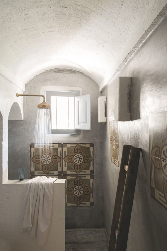 Showers with a rustic charm |  F. Vasseur for Cote Maison