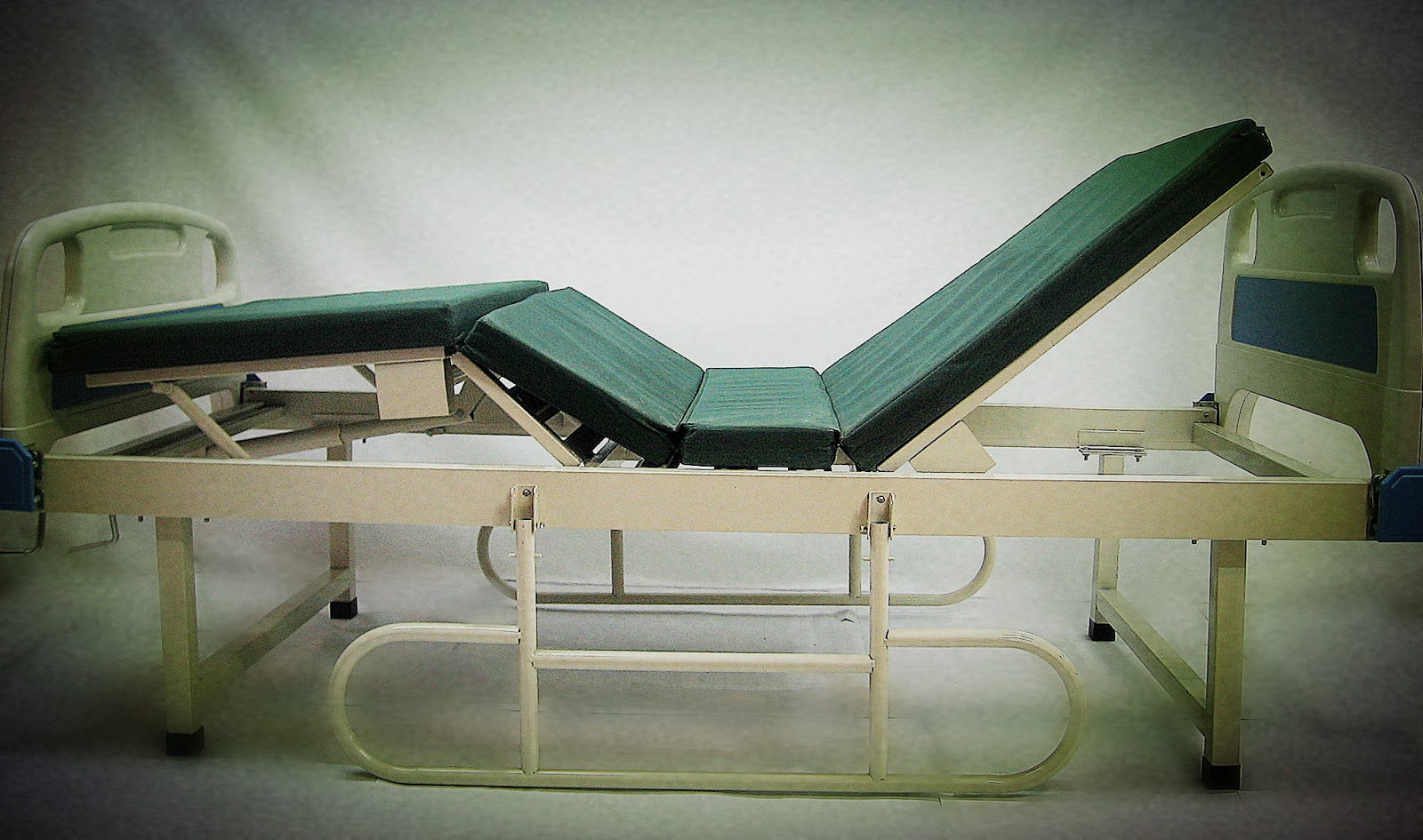 Katil pesakit hospital bed perabot rumah orang tua harga wholesale