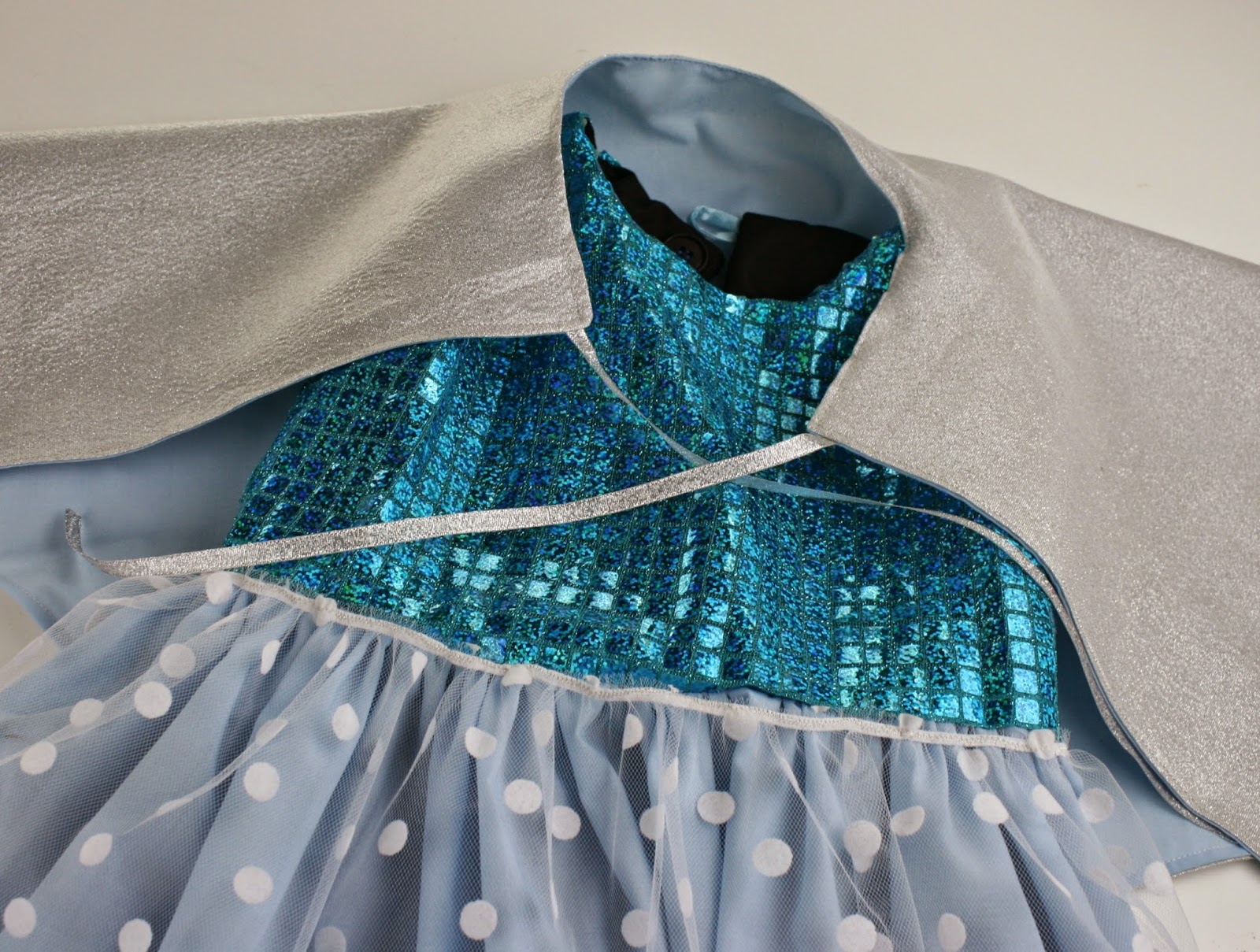 Reversible Frozen Elsa and Anna Costume