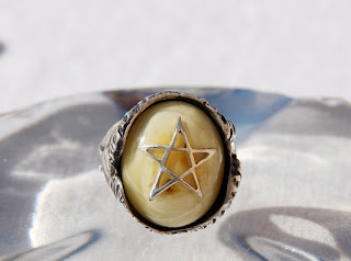 '87 tribute angel heart ring by alex streeter 01