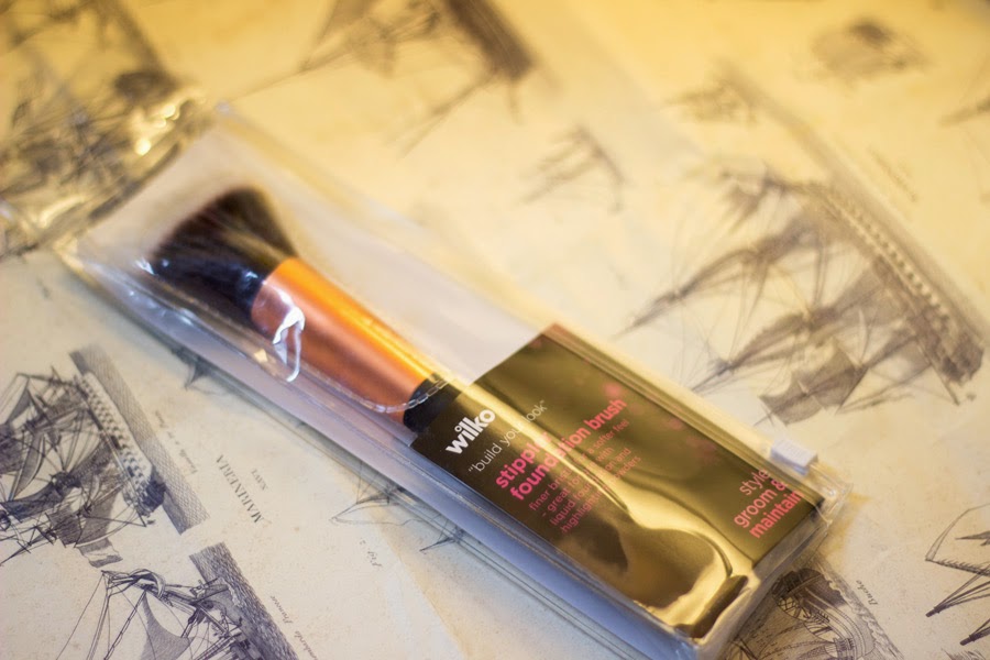 FashStyleLiv Wilko's Makeup Brush Review (Stippler Brush)