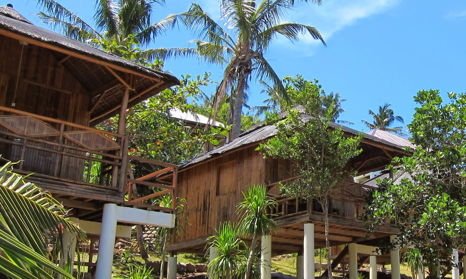Comfortable accommodation budget rooms at exotic resort kerikite malapascua