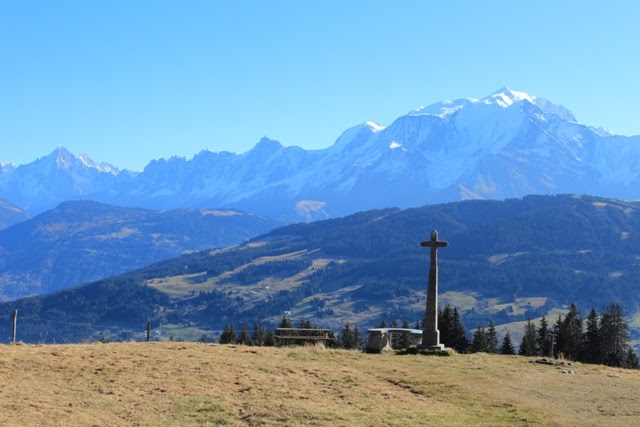 Hiking : Lake Javen in Megève - French Alps - Savoie Mont Blanc