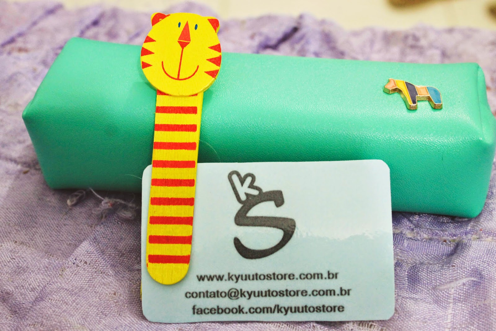Onde comprar material escolar online, barato e nacional. Estojo de pônei, borrachas de comidinha, post-it de sorvete, caneta de gatinho. Onde comprar material escolar online, barato e nacional. Estojo de pônei, borrachas de comidinha, post-it de sorvete, caneta de gatinho.