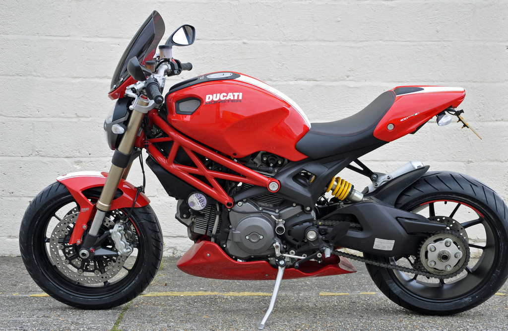 Superbike News  Skidmarx Screen and Belly Pan for Ducati Monster