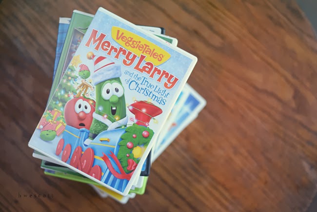 little bits clara 39 s veggietale obsession and a giveaway watch merry larry and the true light of christmas