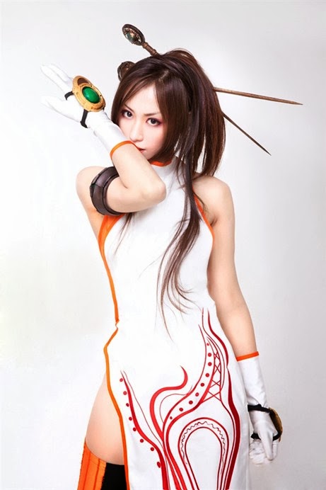 Ngắm 8 hot girl xinh đẹp trong trang phục cosplay gợi cảm quyến rủ