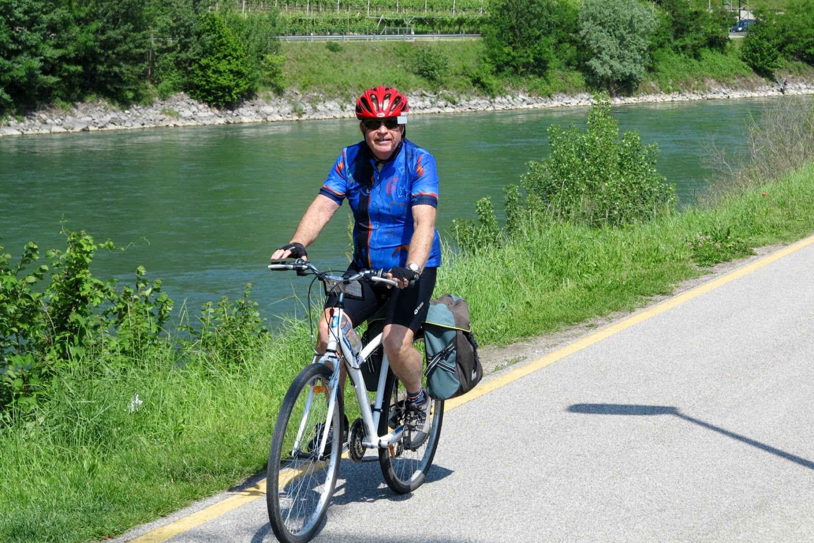 Veloce ® cycling and bike rental company Introducing the cycling