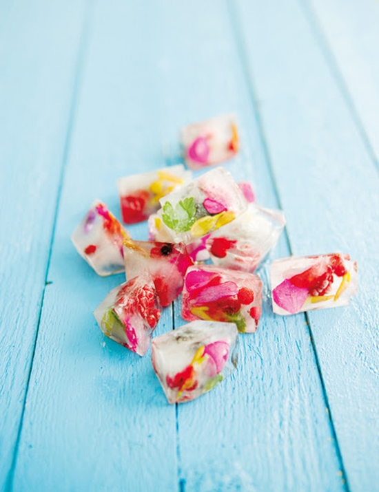 Summer fun with edible flowers - flower ice cubes