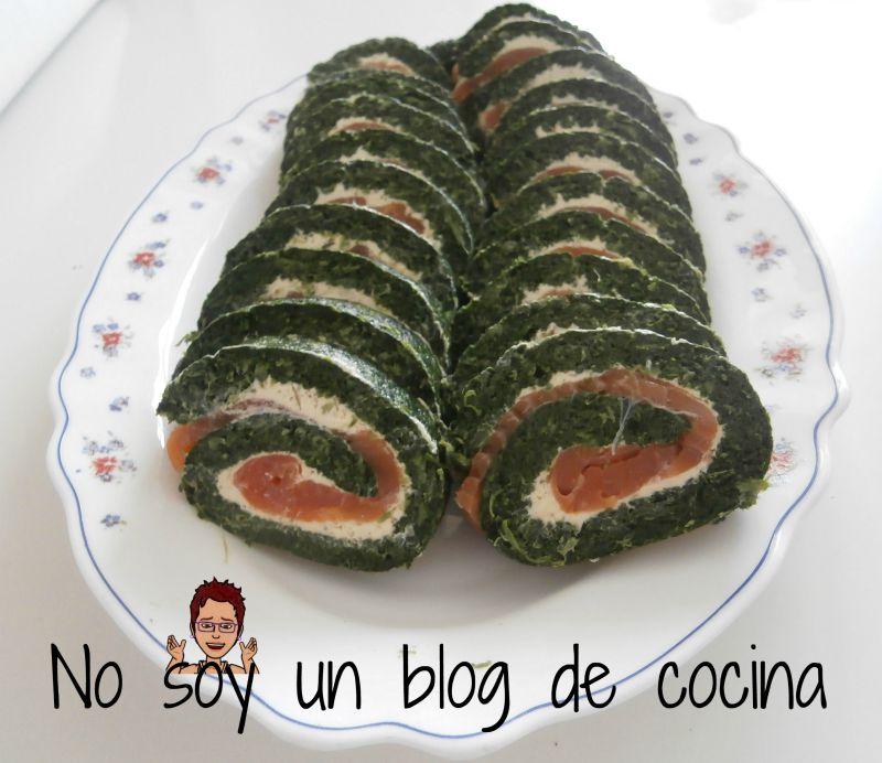 Rollo De Espinacas Relleno De Salmón Ahumado Y Queso
