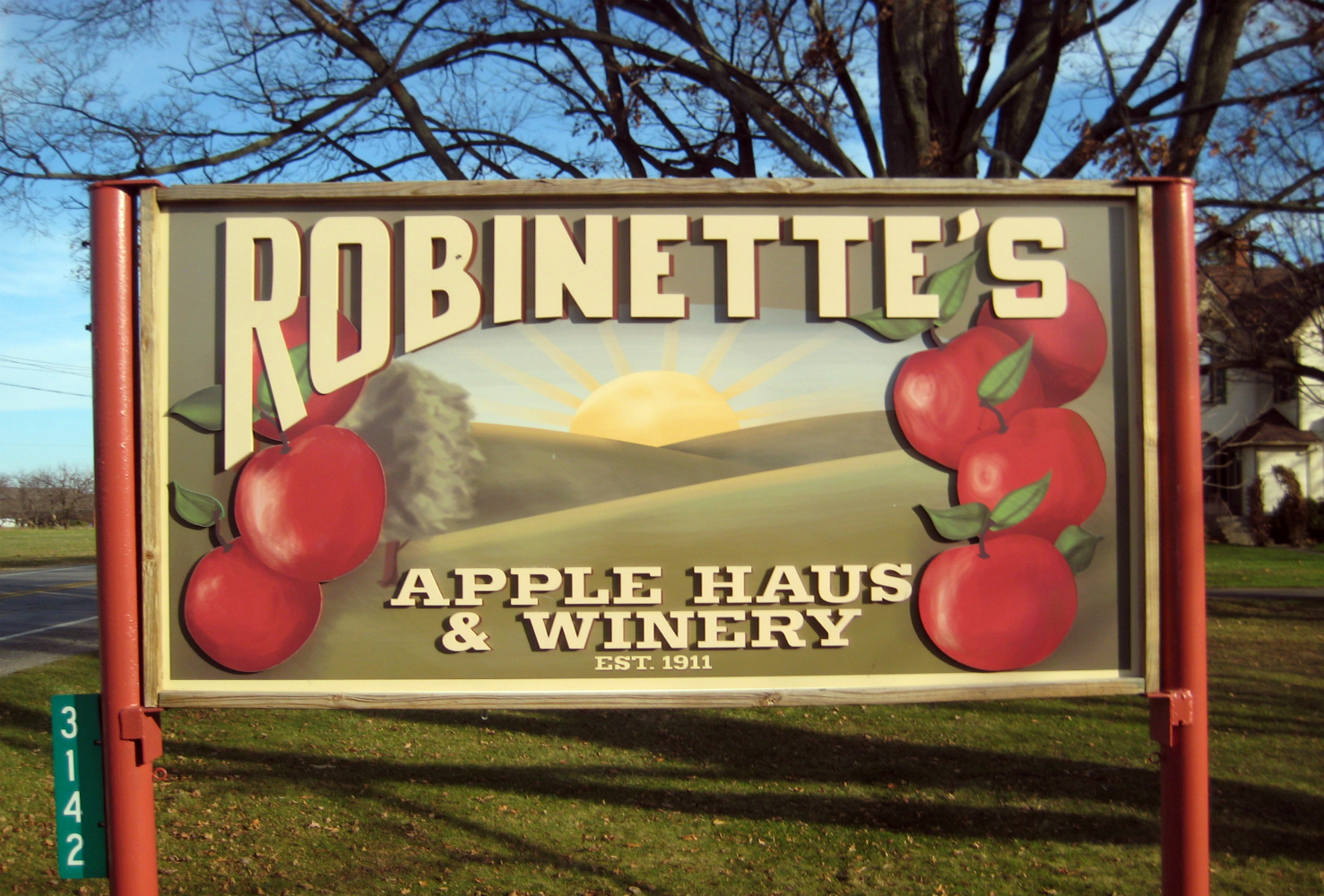 How to Keep Cut Apples Fresh - Robinette's Apple Haus & Winery