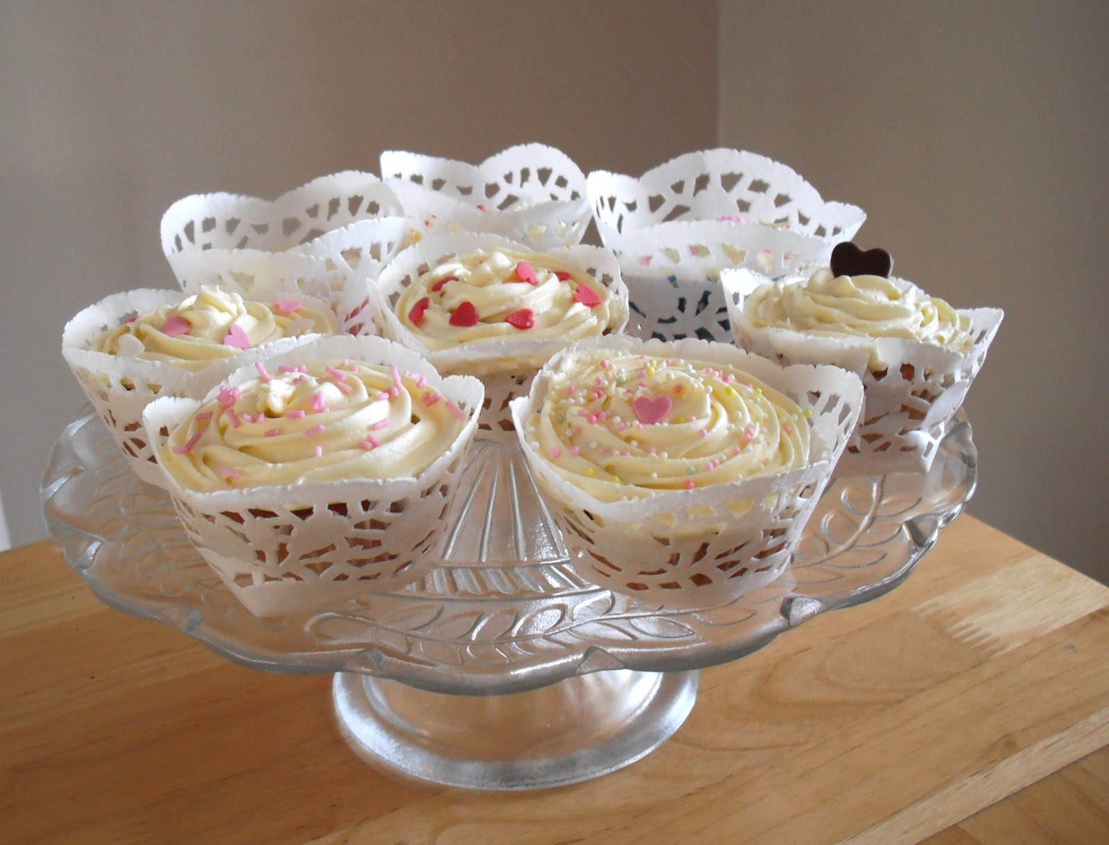 How to make cupcake cases from doilies... Victoria's Vintage Blog