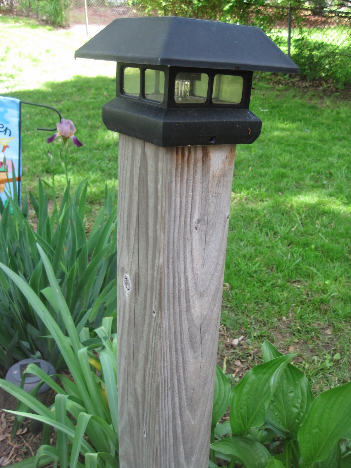 Decorated Chaos Staining Wood Posts the EASY Way!