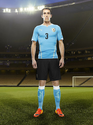 Uruguay+2014+World+Cup+Kits+(1).jpg