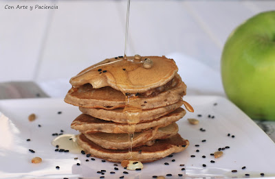 Pancakes, tortitas, crujientes, crisp, Apple, manzana, topping, aderezadas, cinnamon, canela, oat, avena, butter, mantequilla, sirope, agave, Brown sugar, azúcar moreno, awesome, buenísimas, caseras, homemade, healthy, sanas, frutos secos,