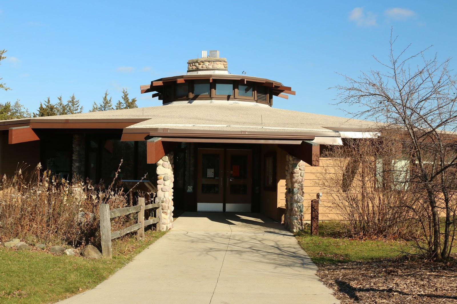 Nomadic Newfies Kettle Moraine's Ice Age Visitor Center