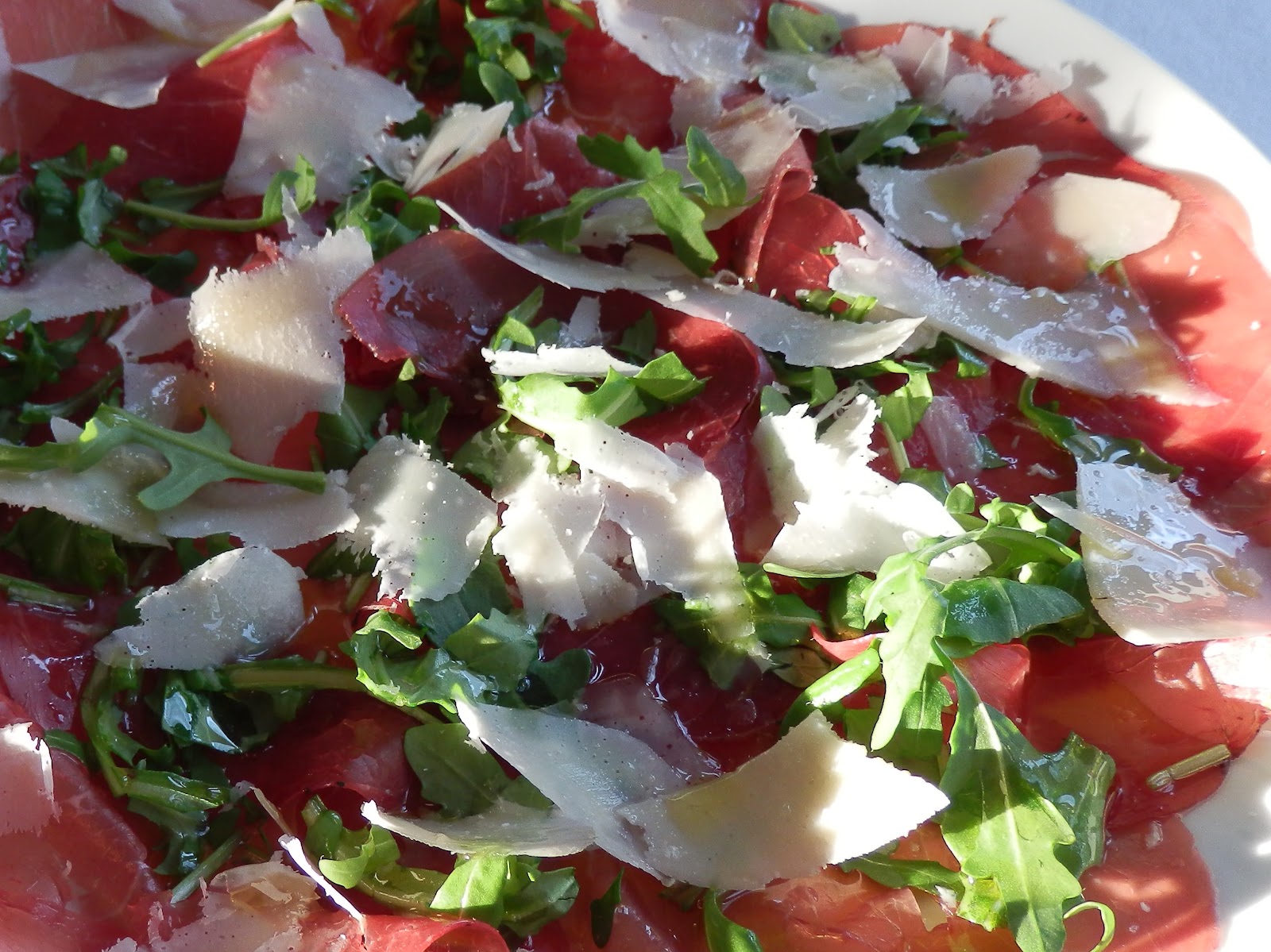 LEEKS & LIMONI Bresaola, rocket and parmesan salad