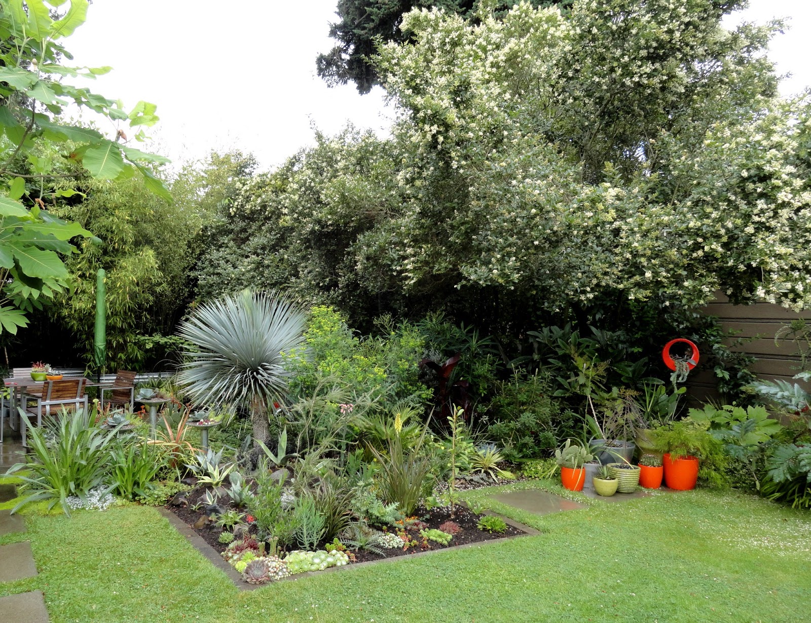 Tone On Tone Interior Garden Design Our White Border Garden