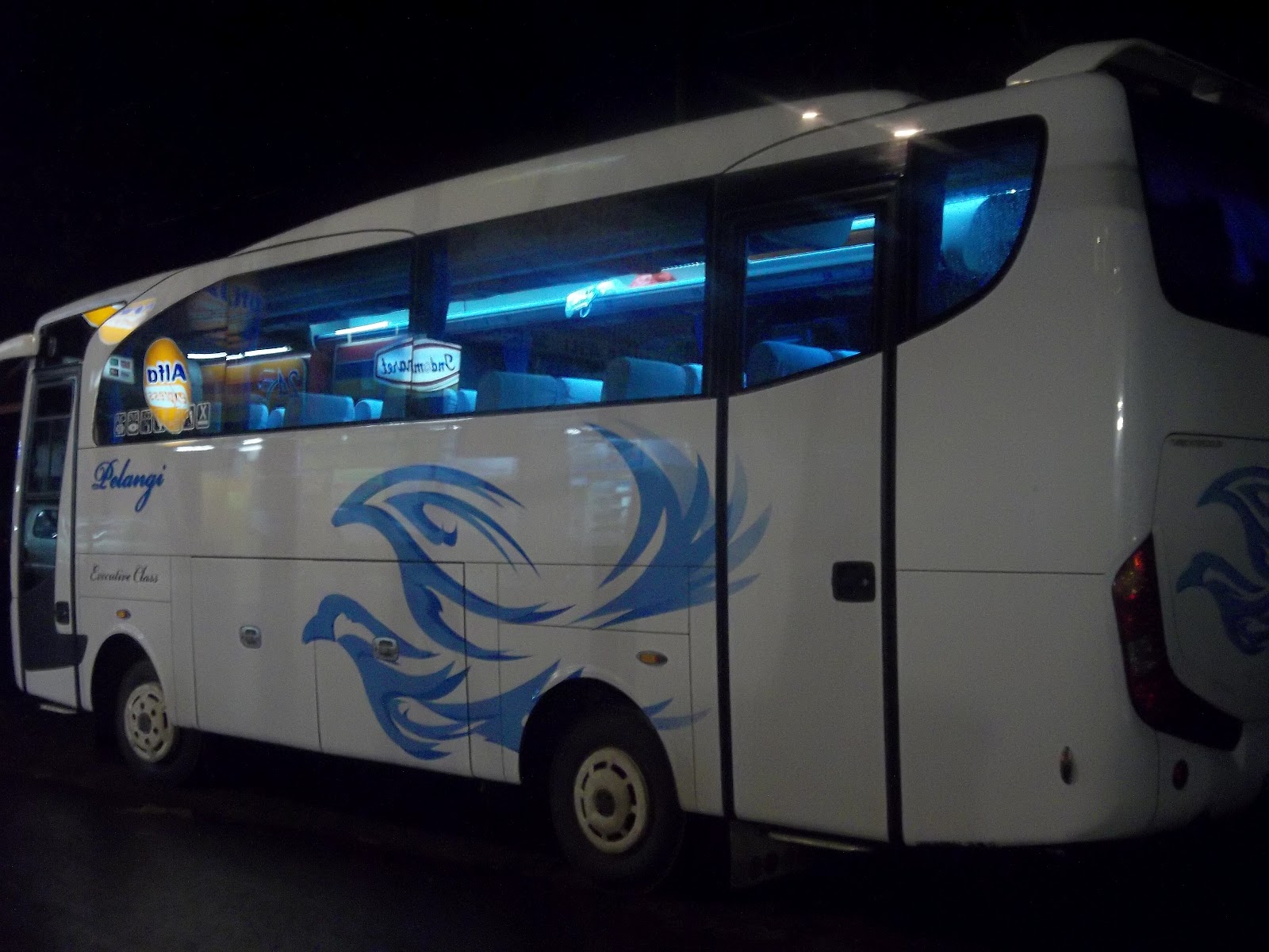 Mewah dan Nyaman: Mengulas Bus Pariwisata Executive Double Decker 25-30 Seat