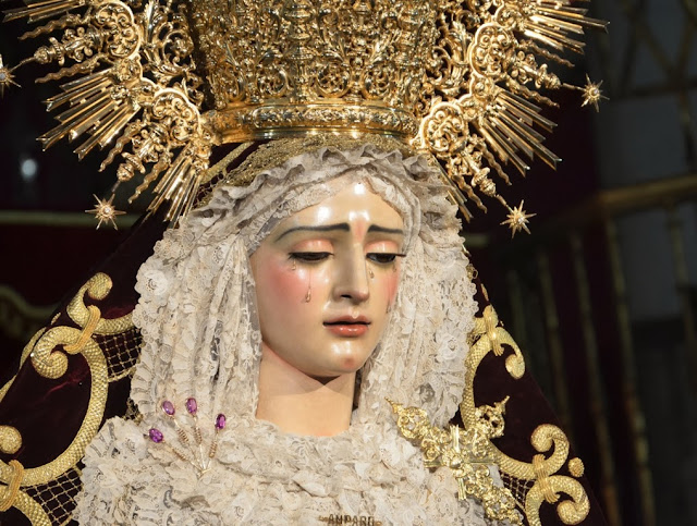 María Santísima de Gracia y Amparo - Sevilla María Santísima de Gracia y Amparo - Sevilla