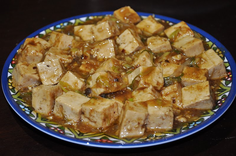 Slice of Rice Bean Curd with a Deliciously Spicy Sauce