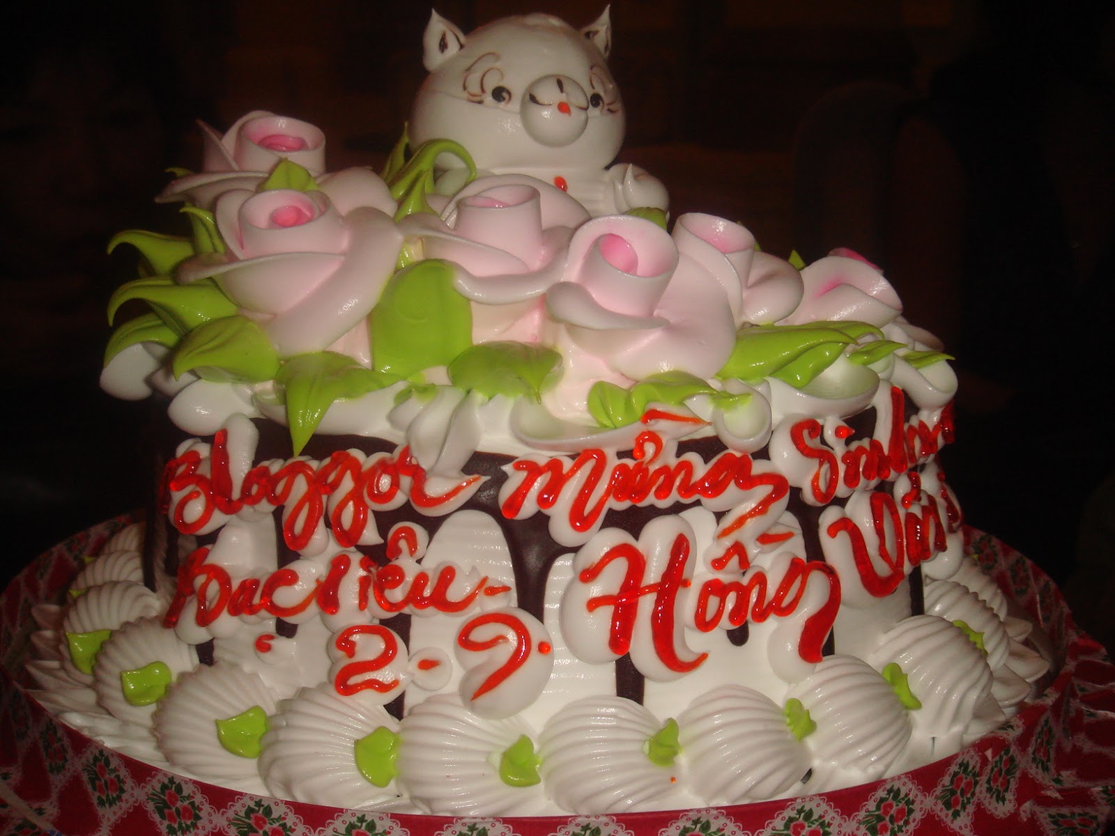 Hinh banh sinh nhat dep nhat ~ cua cuon - cua kinh