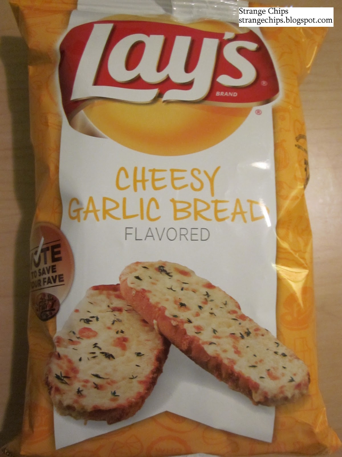 Strange Chips Lay's Cheesy Garlic Bread