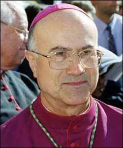 Camarlengo: Cardenal Tarsicio Bertone