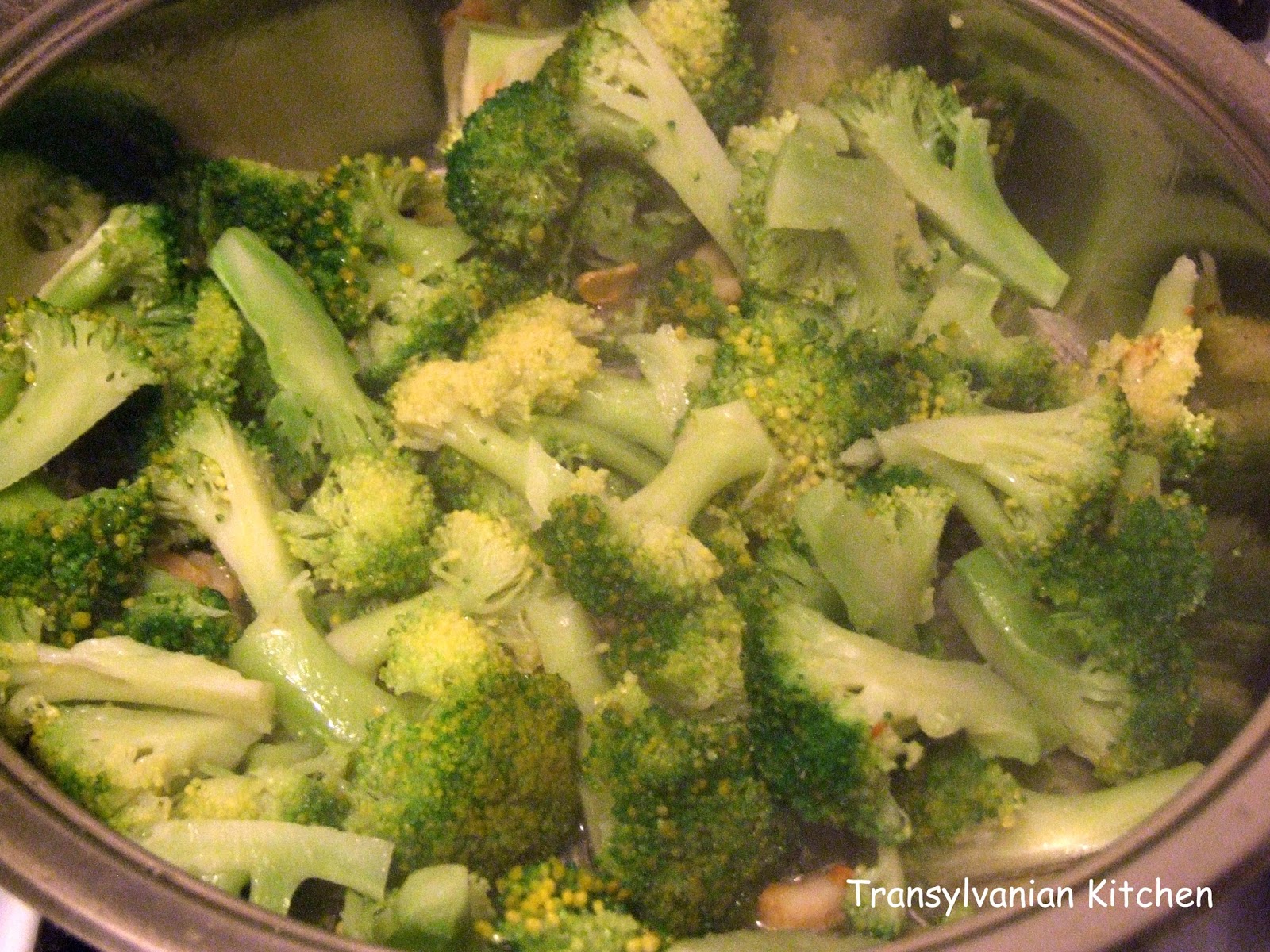 Transylvanian Kitchen Paste cu broccoli