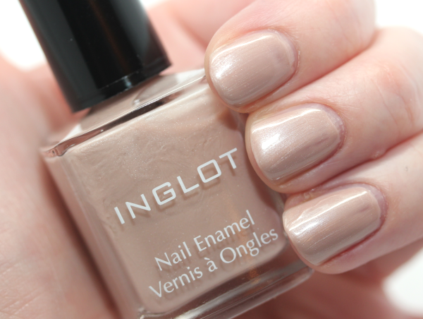 Makeup, Beauty & Fashion: INGLOT COSMETICS NAIL ENAMEL IN 055 & 992:  REVIEW, PHOTOS & SWATCHES