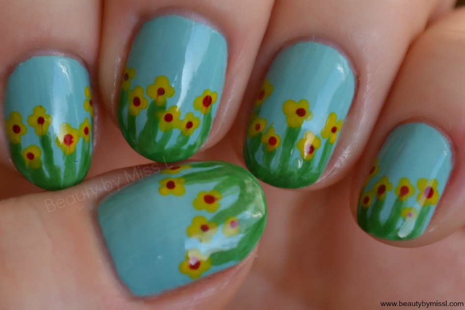 free handed spring flowers manicure