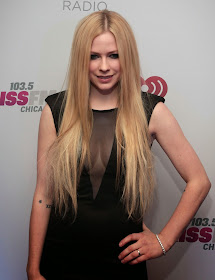 Avril Lavigne See Through Cleavage At 103.5 KISS FM’s Jingle Ball in Chicago