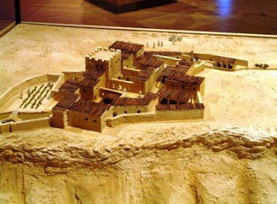 Manuscrisele de la Marea Moarta - Nag Hammadi - Qumran 36 qumran model