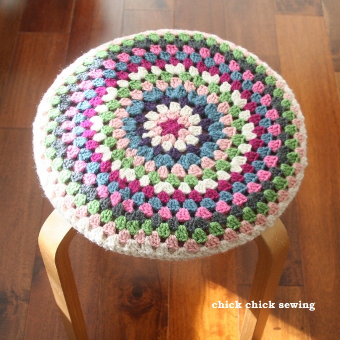 Chick Chick Sewing Crochet Granny Chair Pad かぎ針編みの丸モチーフ２枚で円座