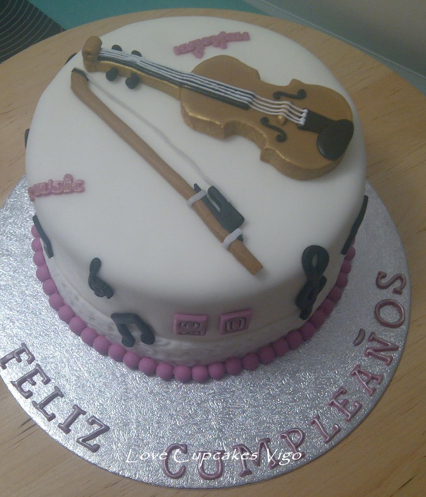 Designes For Key Board Or Piano Birthday Cakes Designes For Key Board Or Piano Birthday Cakes