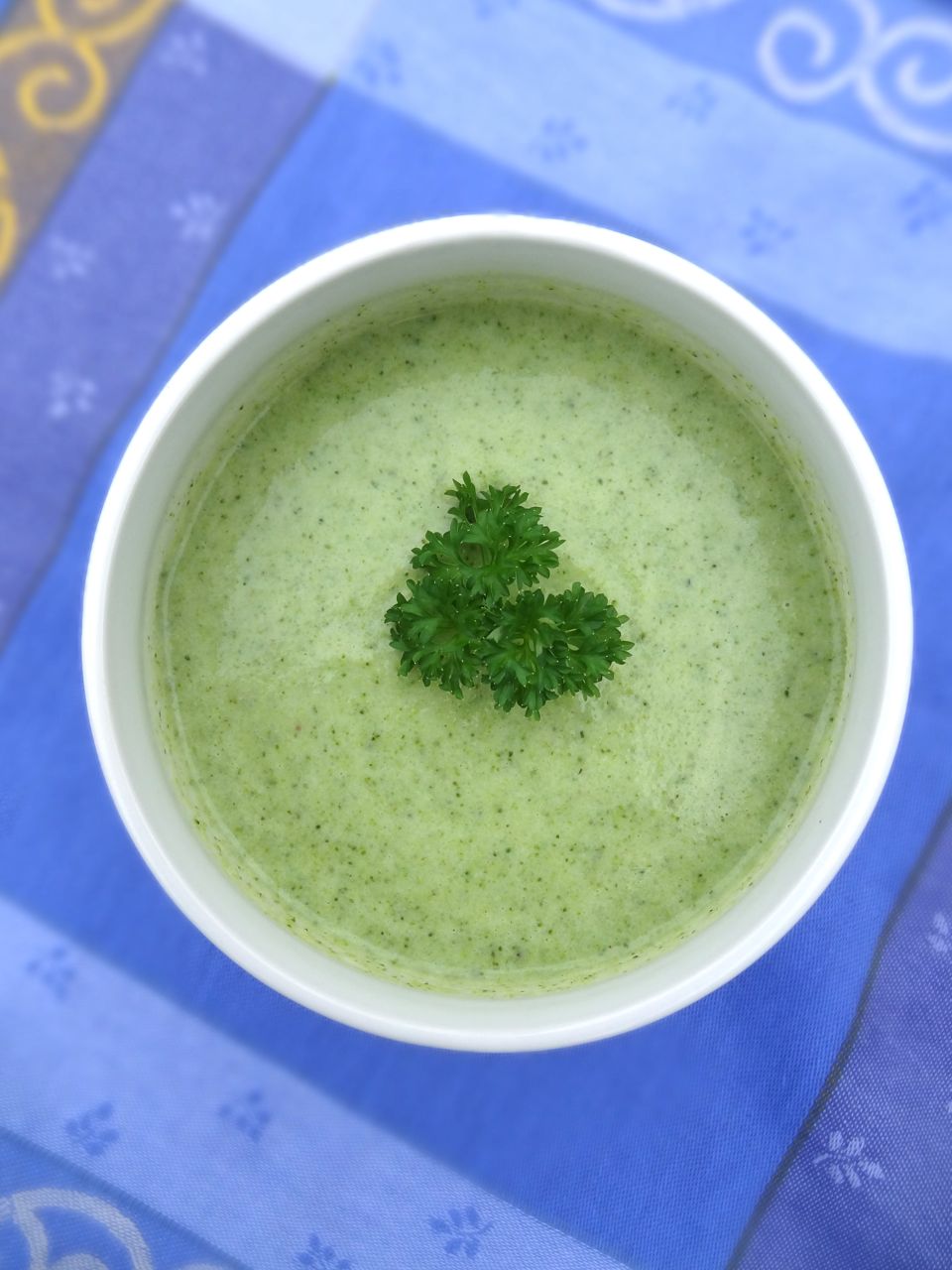 Scrumpdillyicious Creamy Broccoli, Cauliflower & Leek Soup with Stilton