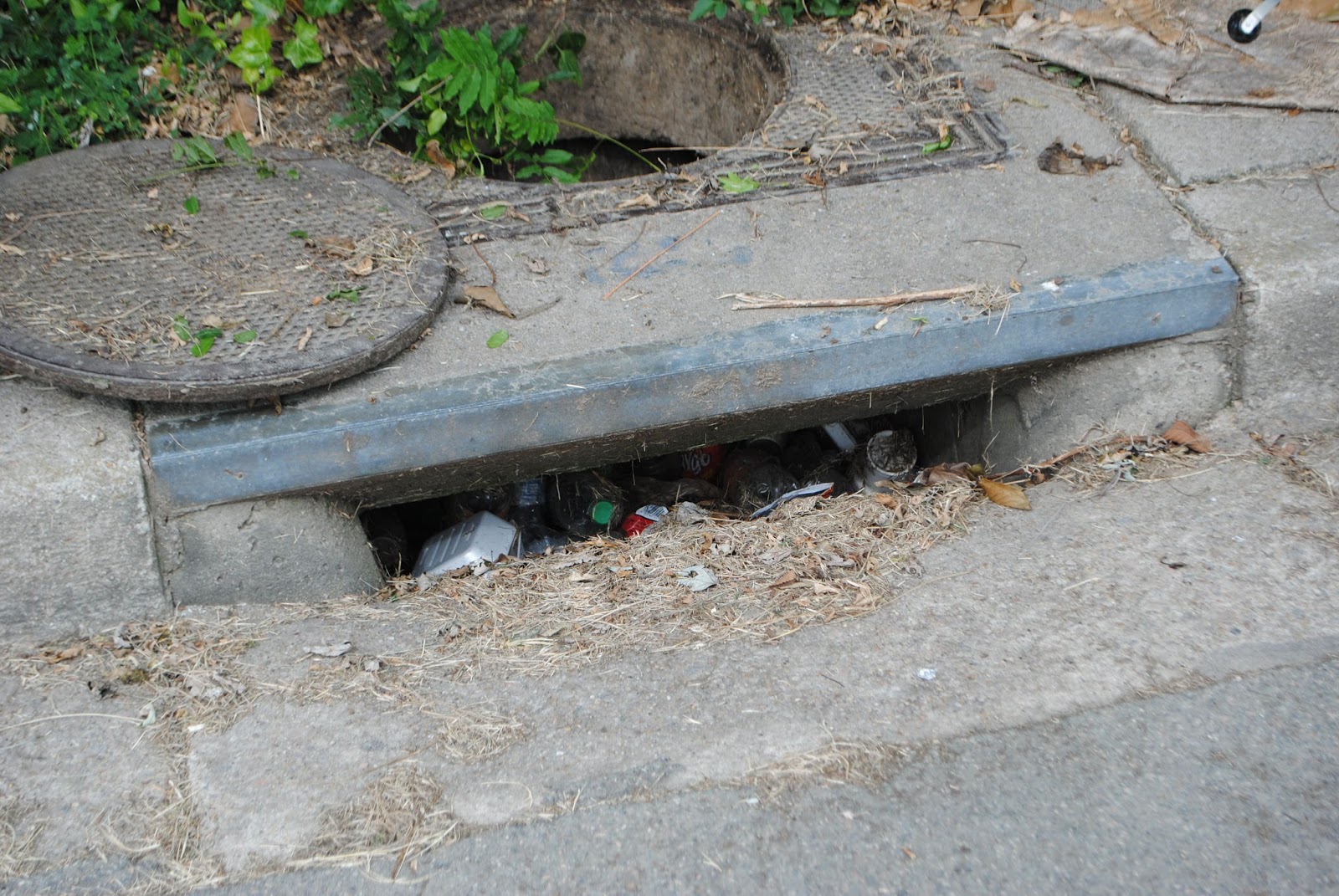 City of Richmond Department of Public Utilities Unclogging Storm Drains