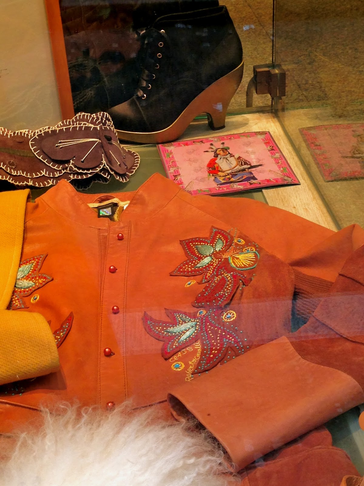 Focus On Paris Designer vintage