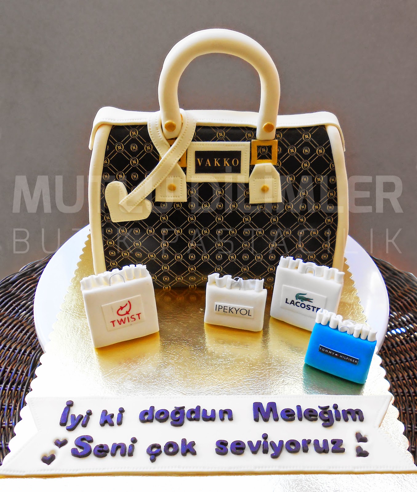 MUTLU DİLİMLER Pastalar