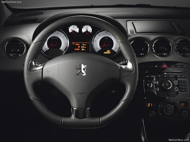 تقرير حول سيارة بيجو 308 Peugeot "مواصفات وسعر السيارة" Peugeot+308+GTi++21
