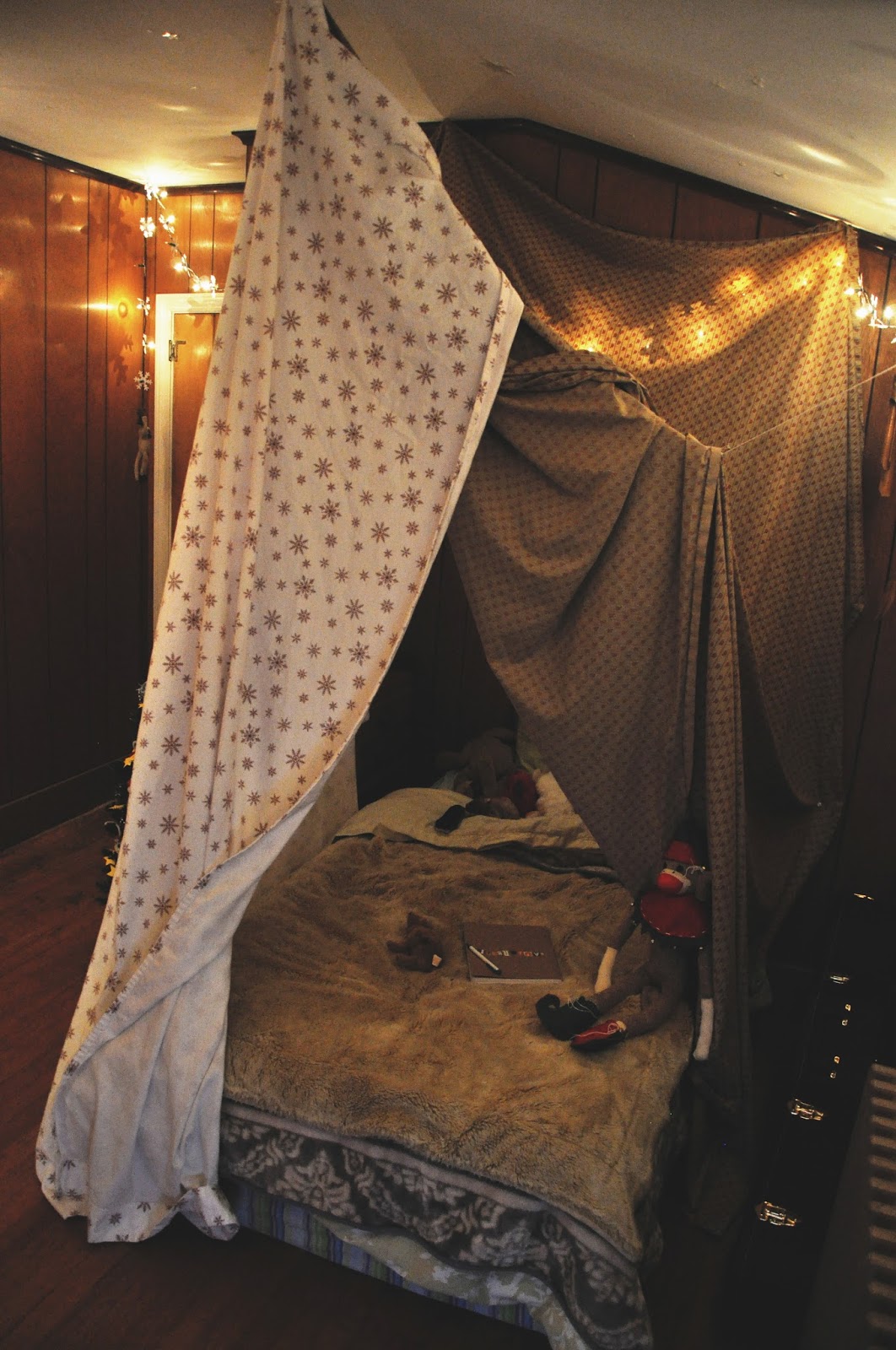 Zauberbear A Blanket Fort a Month December