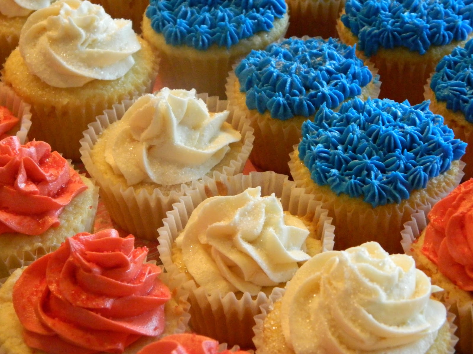 The Itsy Bitsy Baker Bakery Style Buttercream Frosting (Best Ever!)