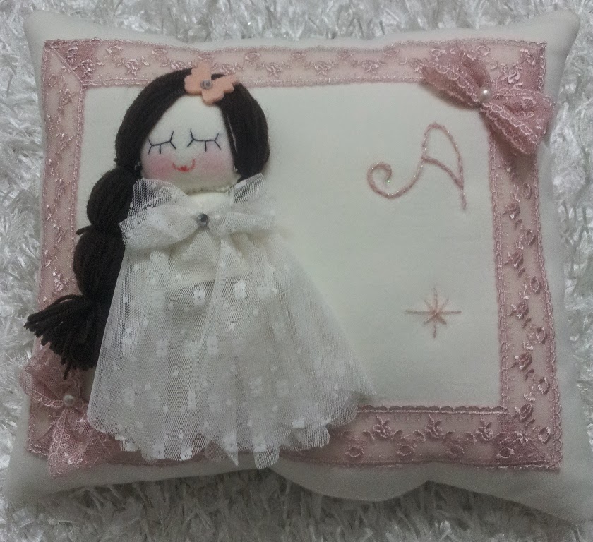 Evlilik ve Bebek Takı yastığı için kız bebek modelleri