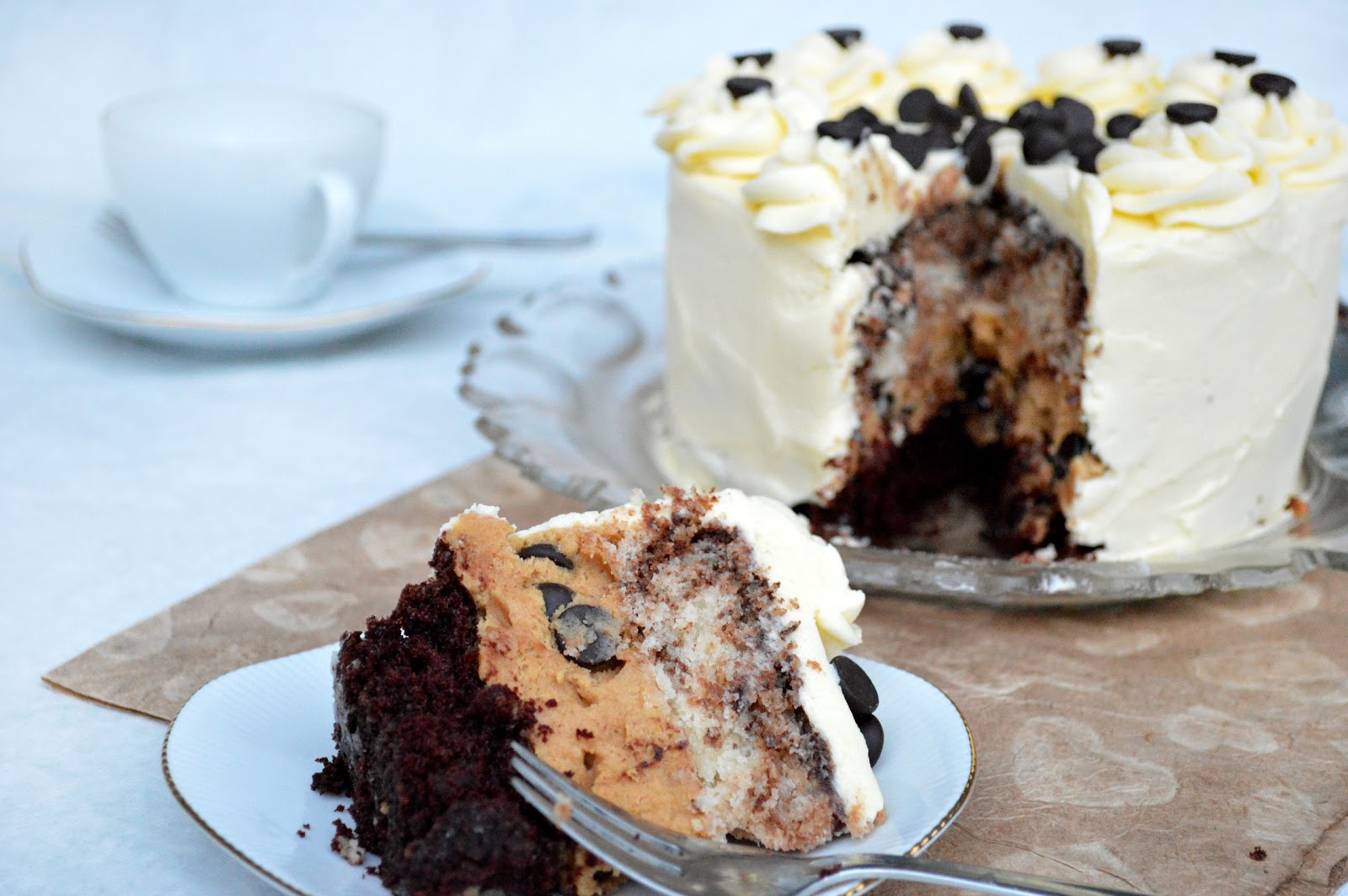 A lovely cake Chocolate chip cookie dough brownie cake